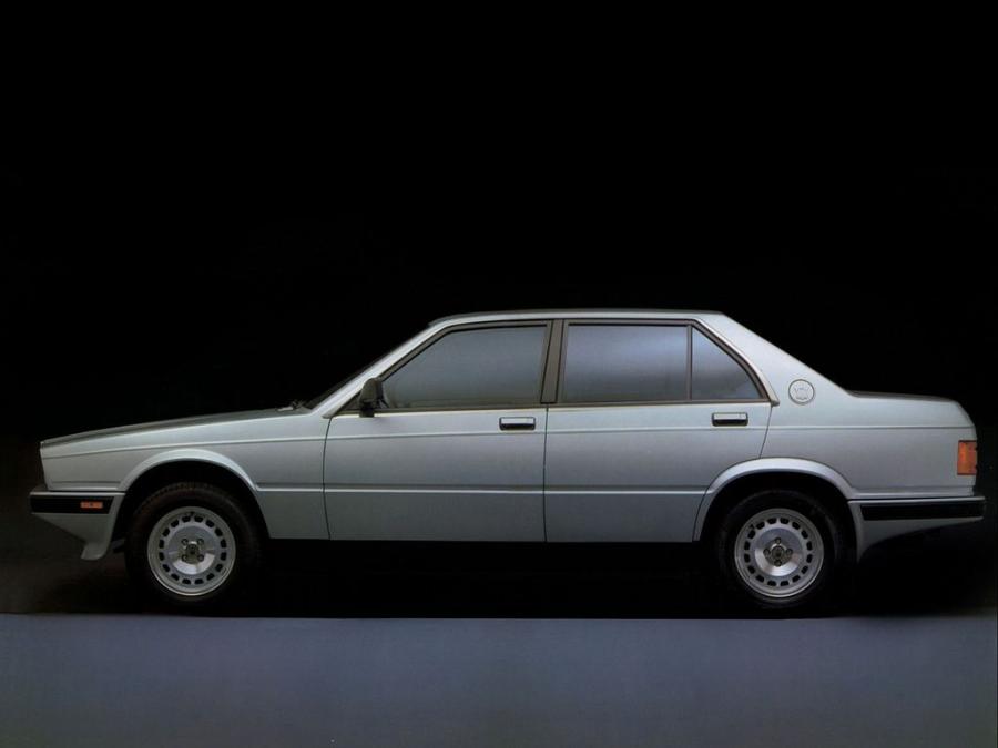  Maserati 425 1983 года  (фото 4 из 5)